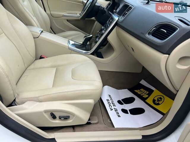 Білий Вольво С60, об'ємом двигуна 1.97 л та пробігом 176 тис. км за 13500 $, фото 24 на Automoto.ua