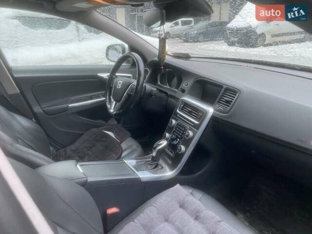 Белый Вольво С60, объемом двигателя 2.52 л и пробегом 244 тыс. км за 12600 $, фото 8 на Automoto.ua
