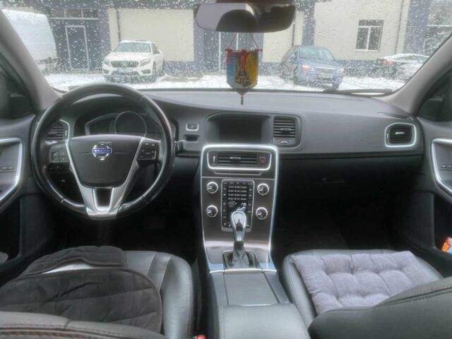 Білий Вольво С60, об'ємом двигуна 2.5 л та пробігом 250 тис. км за 11500 $, фото 10 на Automoto.ua