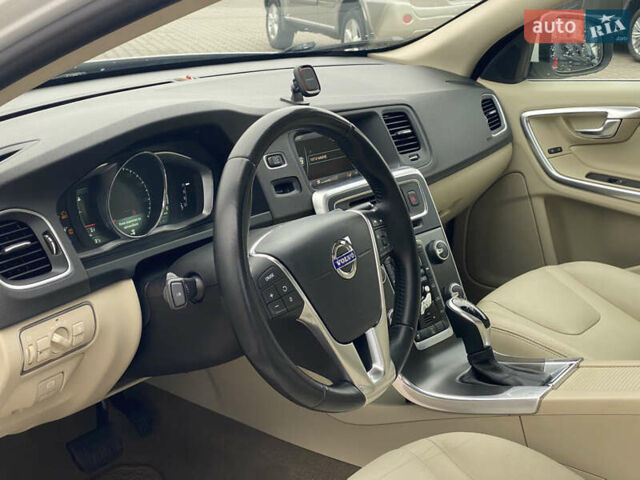 Белый Вольво С60, объемом двигателя 2 л и пробегом 260 тыс. км за 8300 $, фото 9 на Automoto.ua