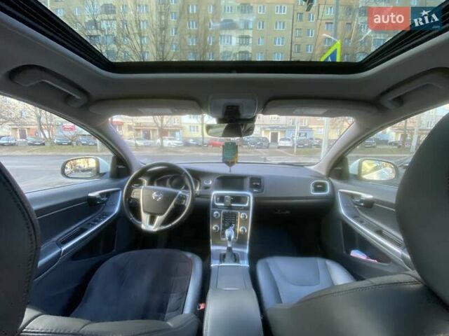 Белый Вольво С60, объемом двигателя 2.52 л и пробегом 244 тыс. км за 12600 $, фото 7 на Automoto.ua