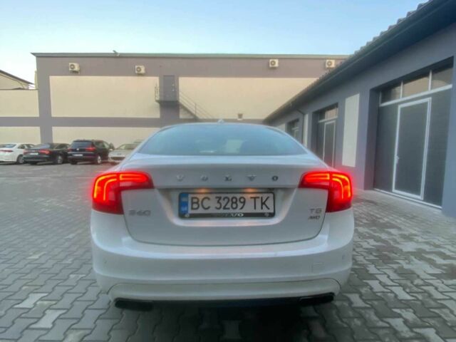 Білий Вольво С60, об'ємом двигуна 2.5 л та пробігом 250 тис. км за 11500 $, фото 7 на Automoto.ua