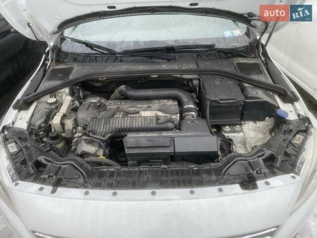 Белый Вольво С60, объемом двигателя 2.52 л и пробегом 244 тыс. км за 12600 $, фото 26 на Automoto.ua
