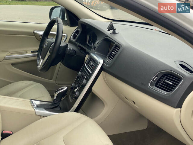 Белый Вольво С60, объемом двигателя 2 л и пробегом 260 тыс. км за 8300 $, фото 10 на Automoto.ua