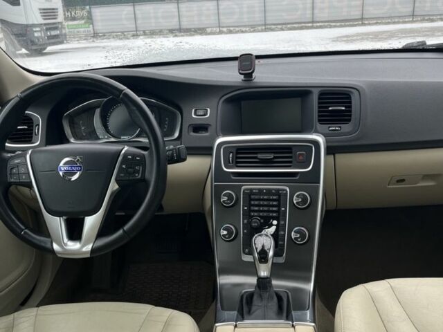 Білий Вольво С60, об'ємом двигуна 2 л та пробігом 260 тис. км за 7600 $, фото 7 на Automoto.ua