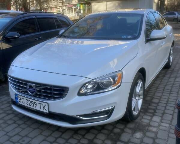 Белый Вольво С60, объемом двигателя 2.52 л и пробегом 244 тыс. км за 12600 $, фото 2 на Automoto.ua