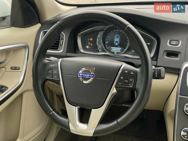 Белый Вольво С60, объемом двигателя 2 л и пробегом 260 тыс. км за 8300 $, фото 12 на Automoto.ua