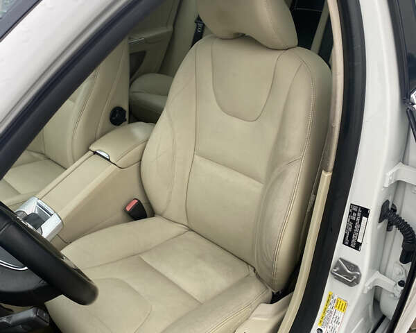 Белый Вольво С60, объемом двигателя 2 л и пробегом 260 тыс. км за 8300 $, фото 20 на Automoto.ua