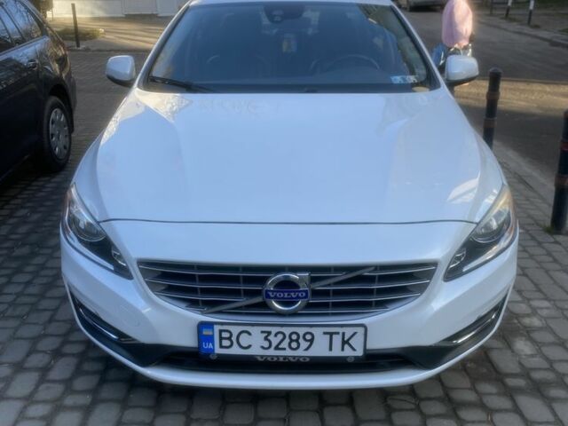 Білий Вольво С60, об'ємом двигуна 2.5 л та пробігом 250 тис. км за 11500 $, фото 2 на Automoto.ua