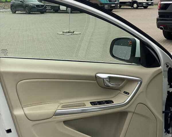 Белый Вольво С60, объемом двигателя 2 л и пробегом 260 тыс. км за 8300 $, фото 21 на Automoto.ua