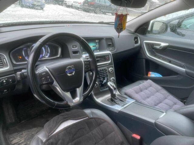 Білий Вольво С60, об'ємом двигуна 2.5 л та пробігом 250 тис. км за 11500 $, фото 11 на Automoto.ua