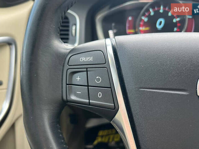 Білий Вольво С60, об'ємом двигуна 1.97 л та пробігом 176 тис. км за 13500 $, фото 8 на Automoto.ua