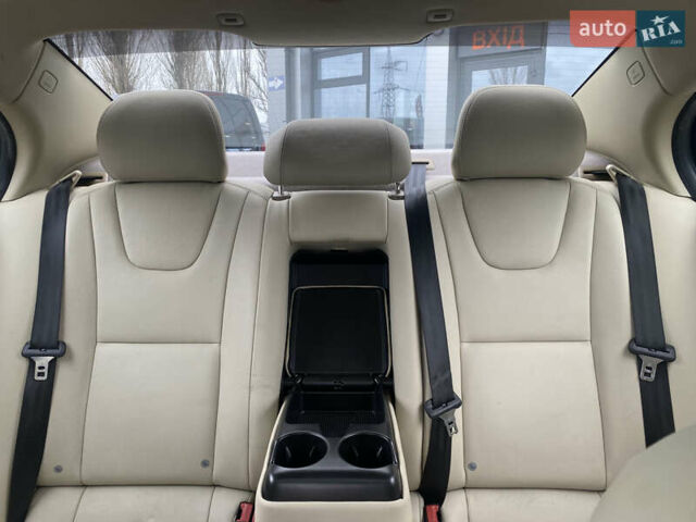 Белый Вольво С60, объемом двигателя 2 л и пробегом 260 тыс. км за 8300 $, фото 32 на Automoto.ua