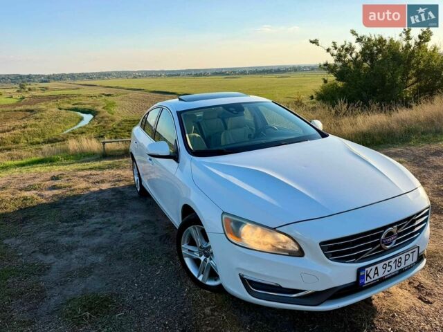 Белый Вольво С60, объемом двигателя 1.97 л и пробегом 269 тыс. км за 12789 $, фото 2 на Automoto.ua