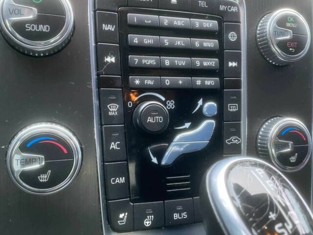 Білий Вольво С60, об'ємом двигуна 2.5 л та пробігом 250 тис. км за 11500 $, фото 15 на Automoto.ua