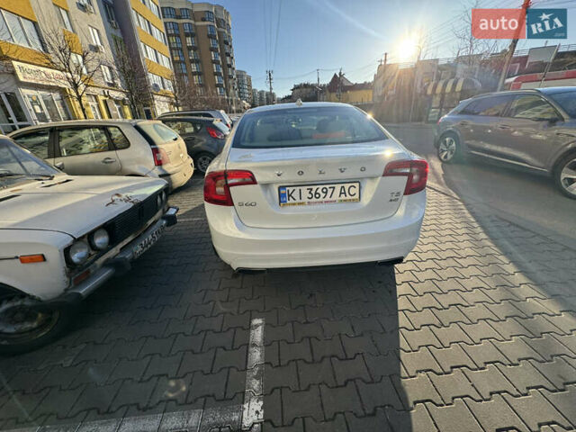 Белый Вольво С60, объемом двигателя 2.5 л и пробегом 223 тыс. км за 12500 $, фото 6 на Automoto.ua