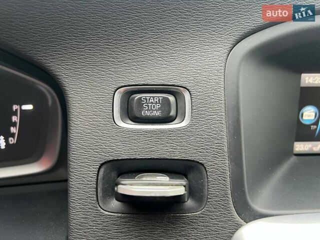 Белый Вольво С60, объемом двигателя 1.98 л и пробегом 215 тыс. км за 14490 $, фото 23 на Automoto.ua