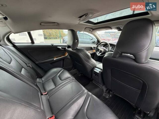 Белый Вольво С60, объемом двигателя 2.52 л и пробегом 118 тыс. км за 8900 $, фото 7 на Automoto.ua