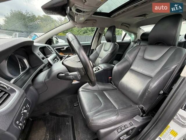 Белый Вольво С60, объемом двигателя 2.52 л и пробегом 118 тыс. км за 8900 $, фото 12 на Automoto.ua