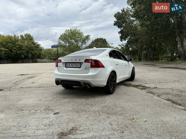 Белый Вольво С60, объемом двигателя 2.95 л и пробегом 162 тыс. км за 14900 $, фото 3 на Automoto.ua