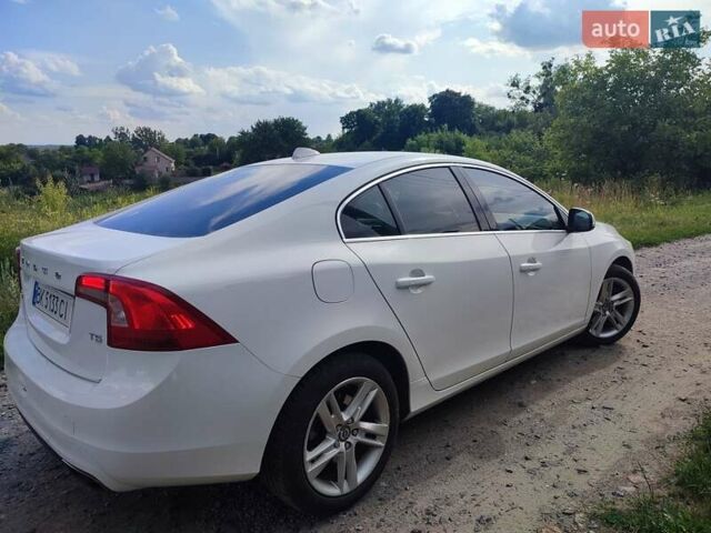 Белый Вольво С60, объемом двигателя 2 л и пробегом 193 тыс. км за 12700 $, фото 1 на Automoto.ua