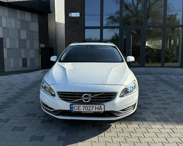 Белый Вольво С60, объемом двигателя 1.97 л и пробегом 176 тыс. км за 13500 $, фото 1 на Automoto.ua