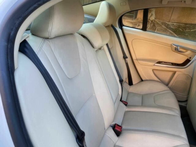 Белый Вольво С60, объемом двигателя 2 л и пробегом 80 тыс. км за 7500 $, фото 15 на Automoto.ua