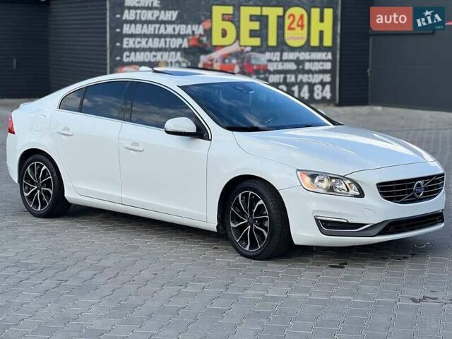 Белый Вольво С60, объемом двигателя 1.97 л и пробегом 253 тыс. км за 9800 $, фото 1 на Automoto.ua