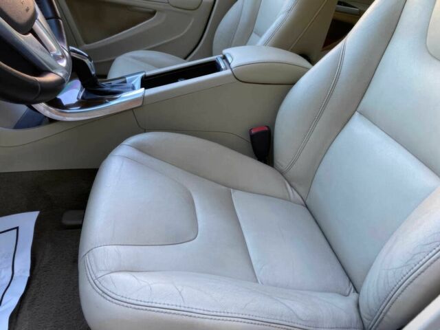 Белый Вольво С60, объемом двигателя 2 л и пробегом 80 тыс. км за 7500 $, фото 14 на Automoto.ua