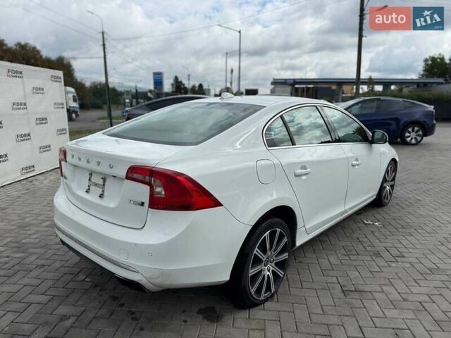 Белый Вольво С60, объемом двигателя 2.52 л и пробегом 118 тыс. км за 8900 $, фото 4 на Automoto.ua