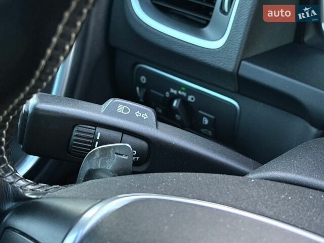 Білий Вольво С60, об'ємом двигуна 2.95 л та пробігом 170 тис. км за 15999 $, фото 33 на Automoto.ua