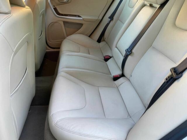 Белый Вольво С60, объемом двигателя 2 л и пробегом 80 тыс. км за 7500 $, фото 16 на Automoto.ua