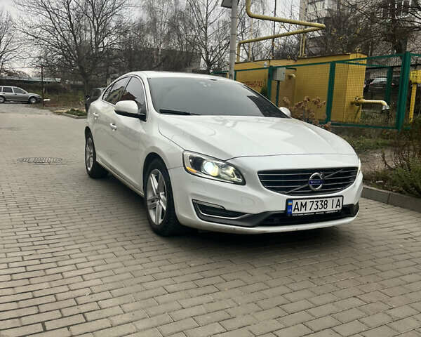 Белый Вольво С60, объемом двигателя 1.97 л и пробегом 178 тыс. км за 14300 $, фото 4 на Automoto.ua