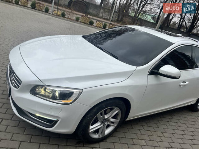 Белый Вольво С60, объемом двигателя 1.97 л и пробегом 178 тыс. км за 14300 $, фото 5 на Automoto.ua