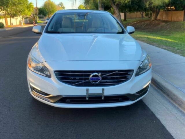 Белый Вольво С60, объемом двигателя 2 л и пробегом 80 тыс. км за 7500 $, фото 1 на Automoto.ua