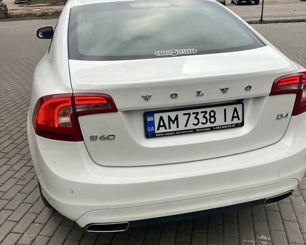 Белый Вольво С60, объемом двигателя 1.97 л и пробегом 178 тыс. км за 14300 $, фото 8 на Automoto.ua