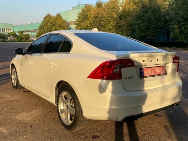 Белый Вольво С60, объемом двигателя 2 л и пробегом 198 тыс. км за 12000 $, фото 3 на Automoto.ua