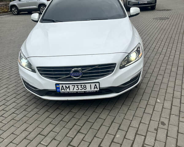 Белый Вольво С60, объемом двигателя 1.97 л и пробегом 178 тыс. км за 14300 $, фото 7 на Automoto.ua