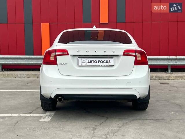 Белый Вольво С60, объемом двигателя 1.98 л и пробегом 215 тыс. км за 12690 $, фото 6 на Automoto.ua