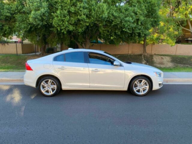 Белый Вольво С60, объемом двигателя 2 л и пробегом 80 тыс. км за 7500 $, фото 7 на Automoto.ua