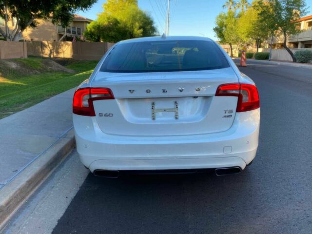 Белый Вольво С60, объемом двигателя 2 л и пробегом 80 тыс. км за 7500 $, фото 5 на Automoto.ua