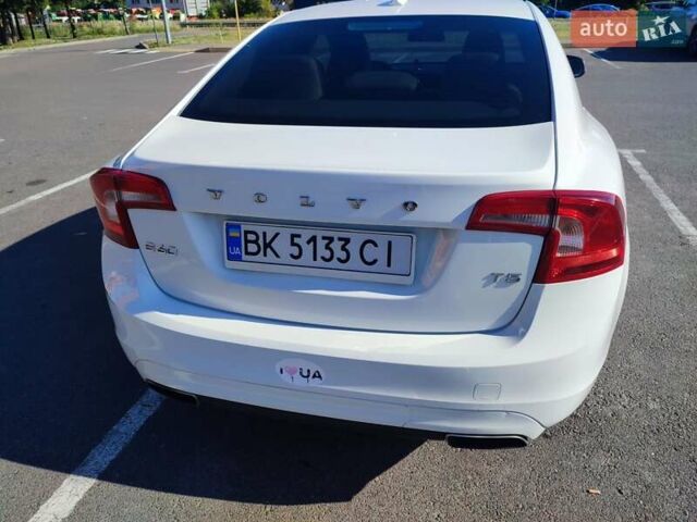 Белый Вольво С60, объемом двигателя 2 л и пробегом 193 тыс. км за 12700 $, фото 2 на Automoto.ua