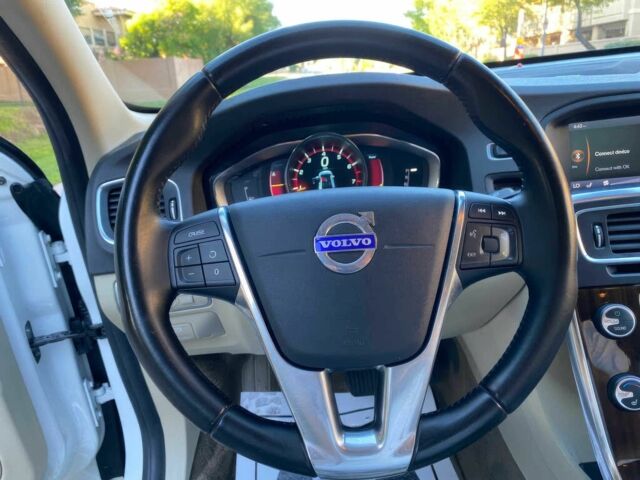 Белый Вольво С60, объемом двигателя 2 л и пробегом 80 тыс. км за 7500 $, фото 9 на Automoto.ua