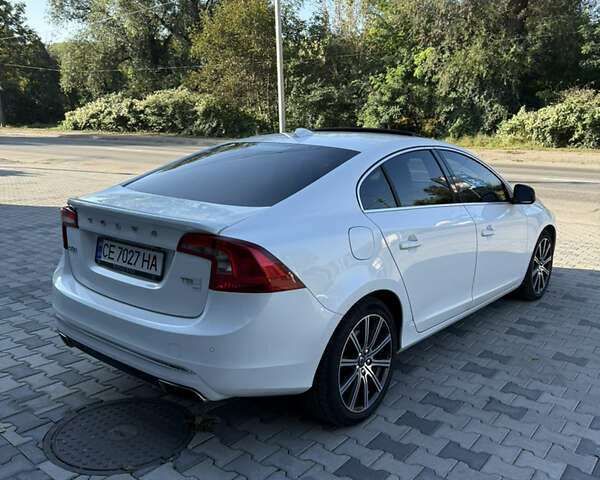 Белый Вольво С60, объемом двигателя 1.97 л и пробегом 176 тыс. км за 13500 $, фото 4 на Automoto.ua