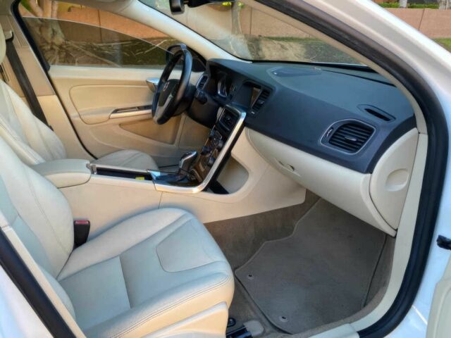 Белый Вольво С60, объемом двигателя 2 л и пробегом 80 тыс. км за 7500 $, фото 11 на Automoto.ua