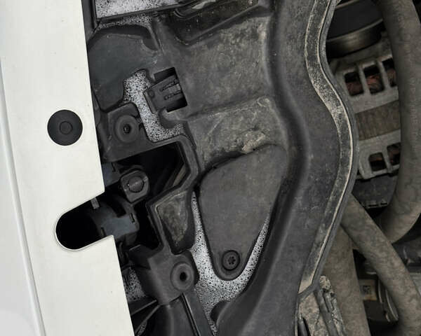 Белый Вольво С60, объемом двигателя 1.97 л и пробегом 124 тыс. км за 15000 $, фото 15 на Automoto.ua