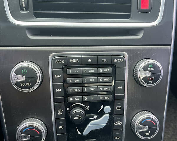 Белый Вольво С60, объемом двигателя 1.97 л и пробегом 178 тыс. км за 14300 $, фото 2 на Automoto.ua