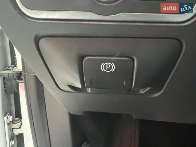 Белый Вольво С60, объемом двигателя 1.98 л и пробегом 215 тыс. км за 14490 $, фото 17 на Automoto.ua