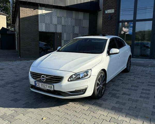 Белый Вольво С60, объемом двигателя 1.97 л и пробегом 176 тыс. км за 13500 $, фото 2 на Automoto.ua