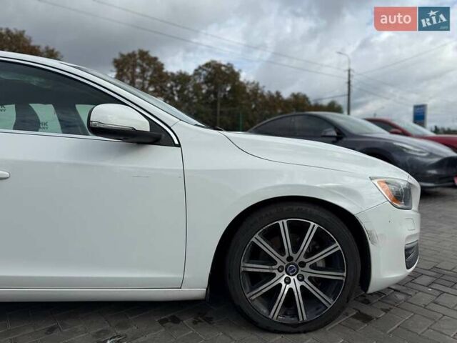 Белый Вольво С60, объемом двигателя 2.52 л и пробегом 118 тыс. км за 8900 $, фото 5 на Automoto.ua